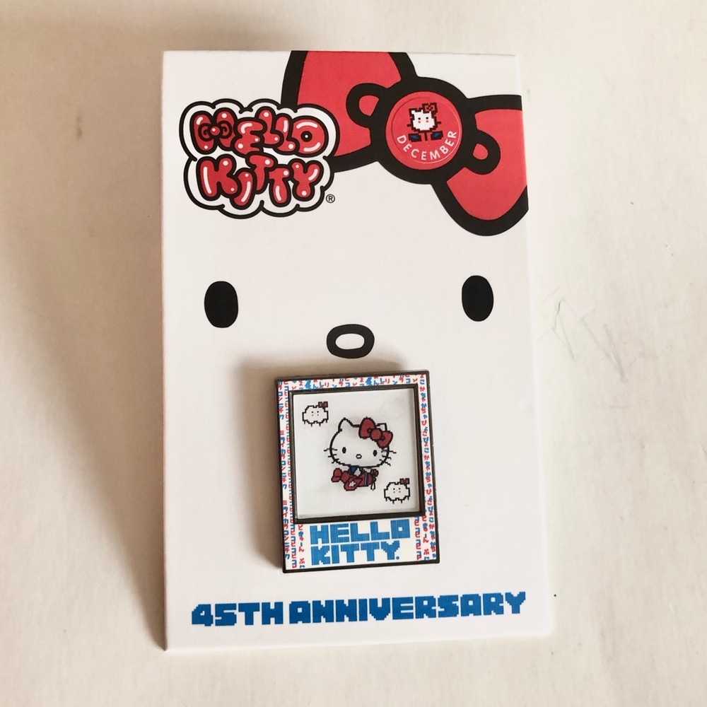 ❇️SALE❇️ Hello Kitty Lenticular Pin